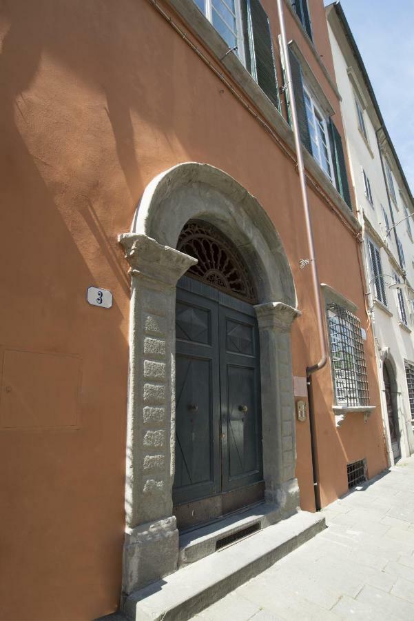 Suite Viola Antica Lucca Exterior foto